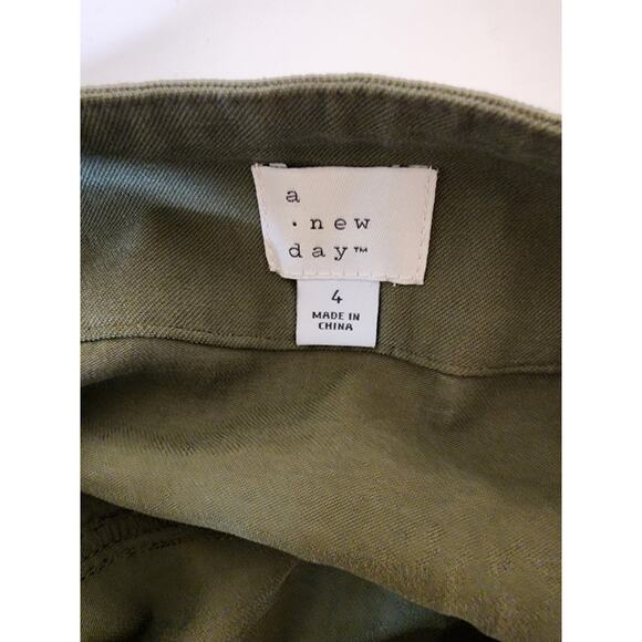 A NEW DAY Green Button Up Skirt Knee Length With Cargo Style Pockets Size 4 - Picture 3 of 5
